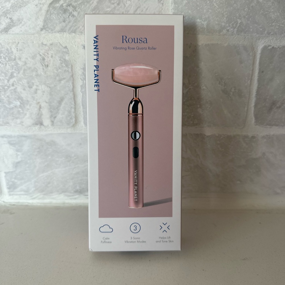 Rousa by Vanity Planet vibrating Rose Quartz Derma roller